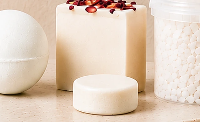 White solid conditioner bar